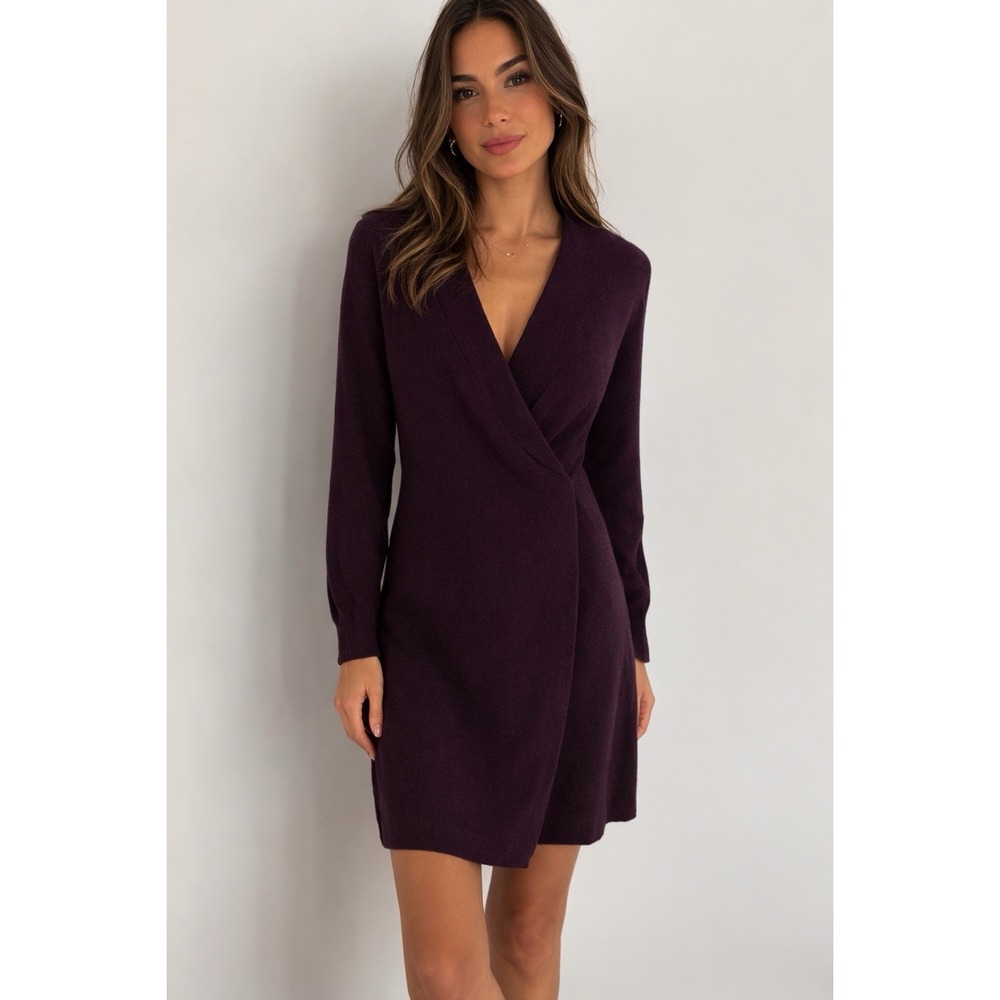 Athleta 95% Merino Wool Sweater Dress Purple V-Neck Long Sleeve Size M Luxe